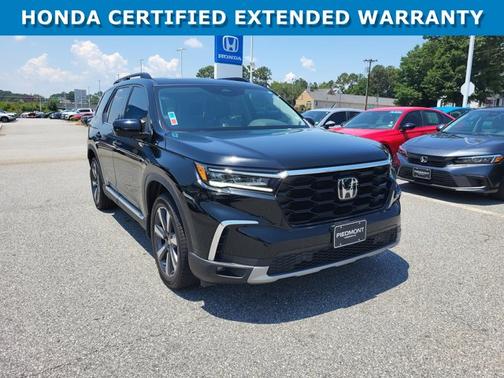 Crystal Black Pearl 2025 Honda Pilot Touring+