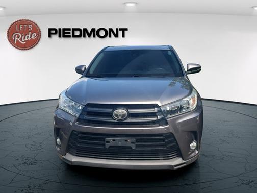 Predawn Gray Mica 2018 Toyota Highlander SE