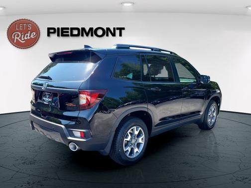 Crystal Black Pearl 2023 Honda Passport TrailSport