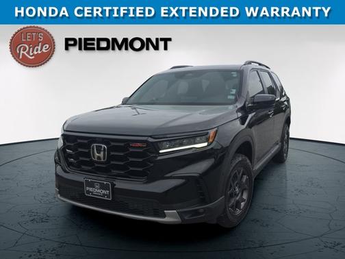 Crystal Black Pearl 2024 Honda Pilot TrailSport