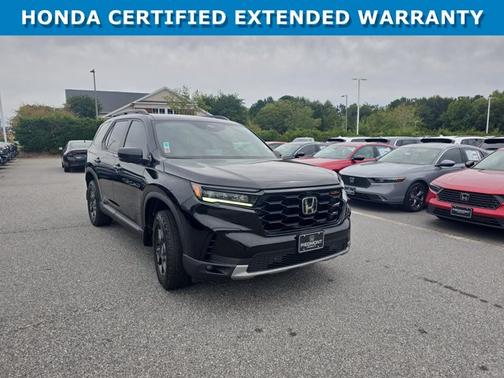Crystal Black Pearl 2024 Honda Pilot TrailSport