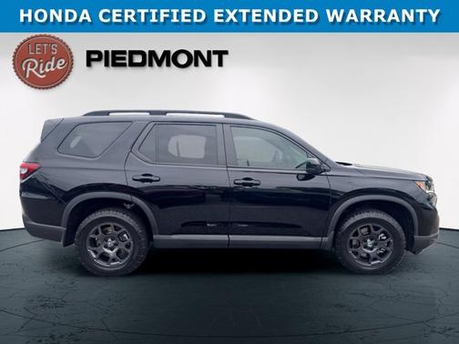 Crystal Black Pearl 2024 Honda Pilot TrailSport