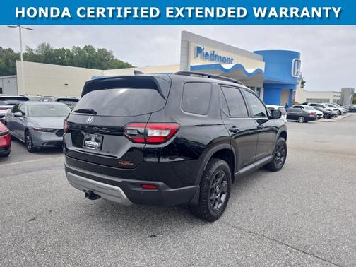 Crystal Black Pearl 2024 Honda Pilot TrailSport