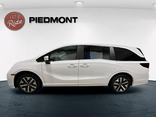 Platinum White Pearl 2026 Honda Odyssey EX-L