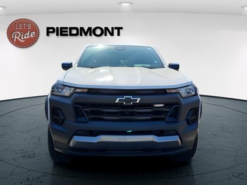 Summit White 2023 Chevrolet Colorado 4WD Trail Boss
