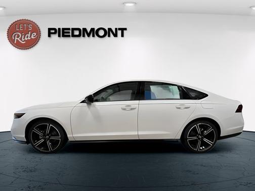 Platinum White Pearl 2026 Honda Accord SE