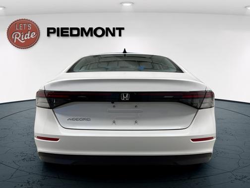 Platinum White Pearl 2026 Honda Accord SE