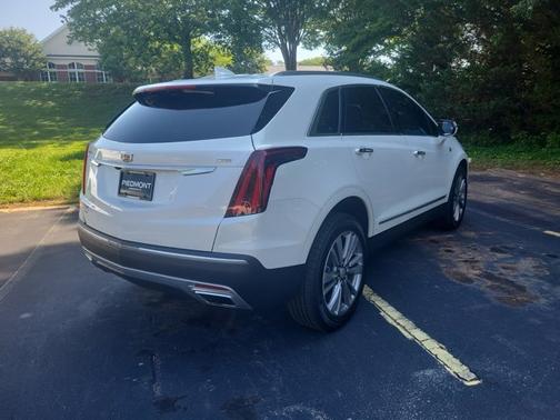 Crystal White Tricoat 2024 Cadillac XT5 AWD Premium Luxury