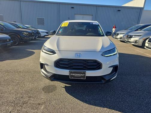 White 2027 Honda HR-V Sport