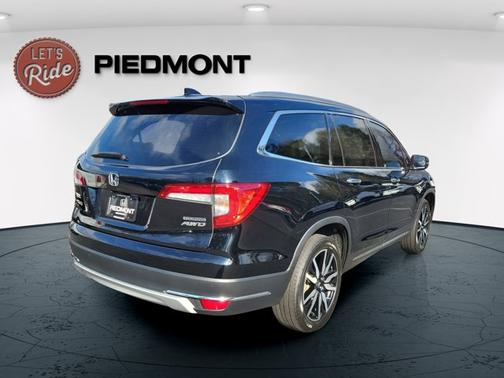 2022 Honda Pilot Touring 7-Passenger
