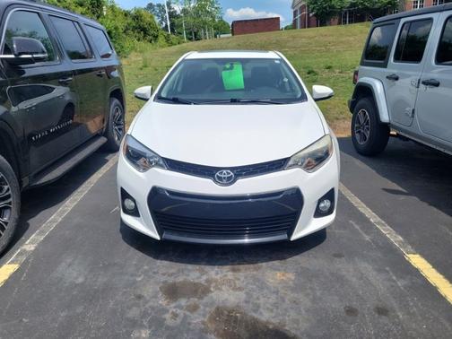 Super White 2014 Toyota Corolla S Plus