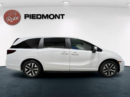 Platinum White Pearl 2026 Honda Odyssey EX-L