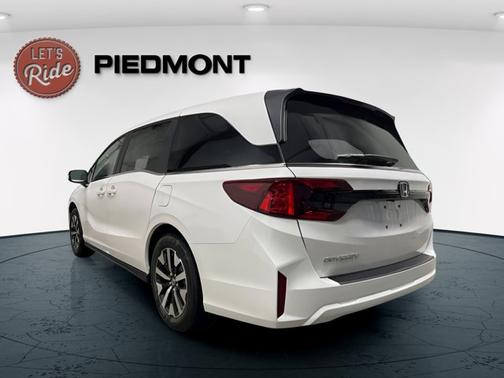 Platinum White Pearl 2026 Honda Odyssey EX-L