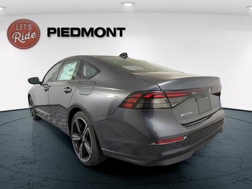 Meteorite Gray Metallic 2026 Honda Accord SE