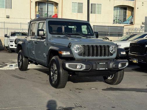2025 Jeep Gladiator Sport S