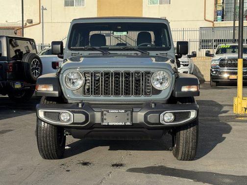 2025 Jeep Gladiator Sport S