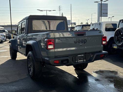 2025 Jeep Gladiator Sport S