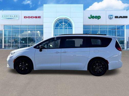 2025 Chrysler Pacifica Limited