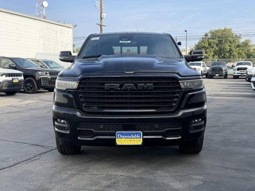 Diamond Black Crystal Pearlcoat 2026 RAM 1500 Laramie