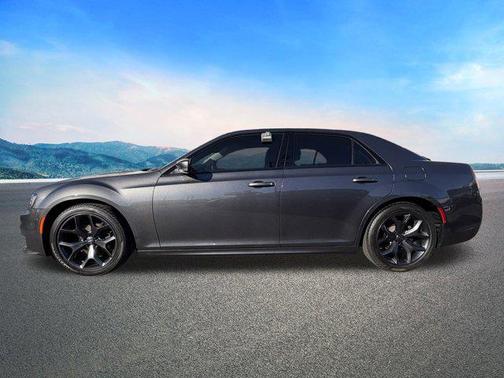 2023 Chrysler 300 Touring