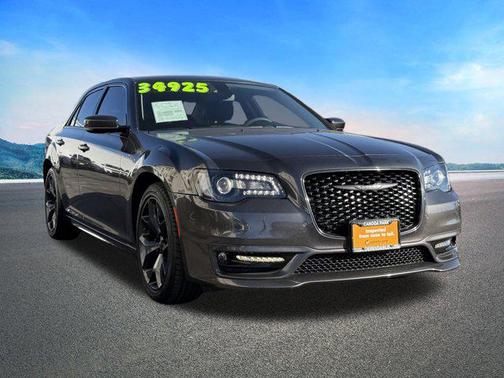 2023 Chrysler 300 Touring