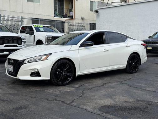 2022 Nissan Altima SR FWD