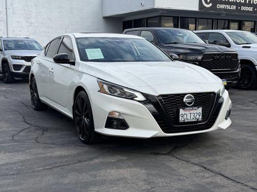 2022 Nissan Altima SR FWD
