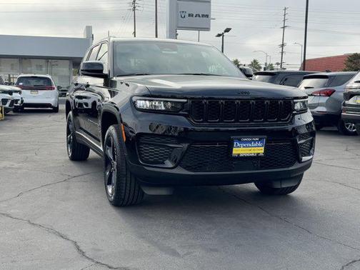 2025 Jeep Grand Cherokee Altitude