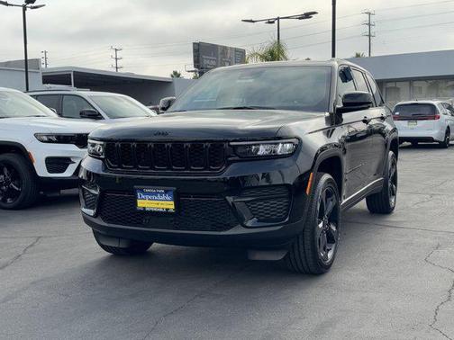 2025 Jeep Grand Cherokee Altitude