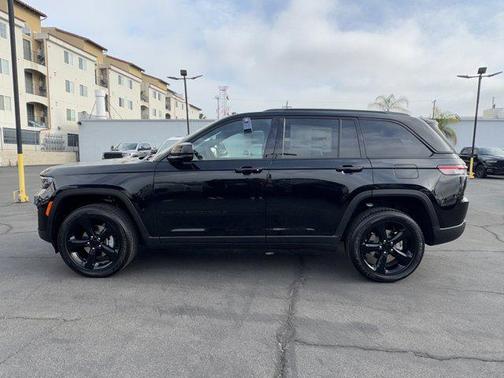 2025 Jeep Grand Cherokee Altitude