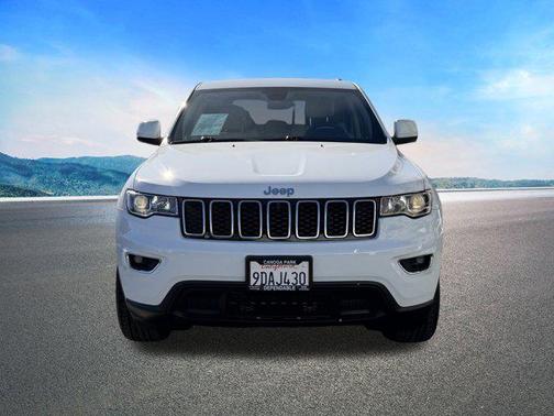 2022 Jeep Grand Cherokee Laredo