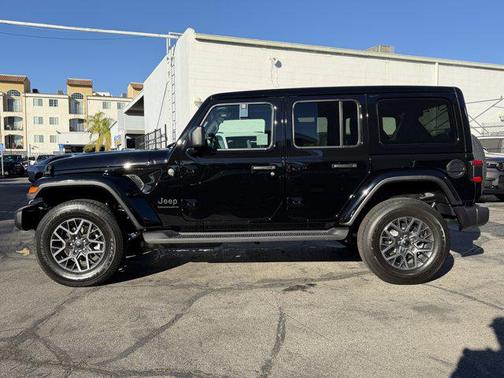 2026 Jeep Wrangler 4-Door Sahara 4x4