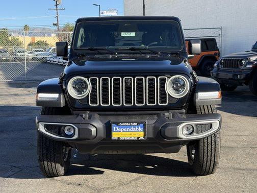 2026 Jeep Wrangler 4-Door Sahara 4x4