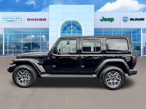 2025 Jeep Wrangler 4-Door Sahara 4x4