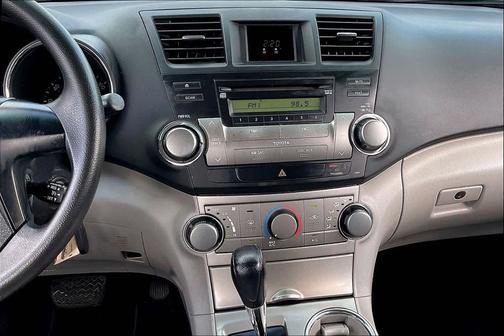 2011 Toyota Highlander SE