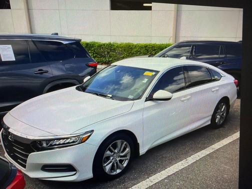 Platinum White Pearl 2018 Honda Accord LX