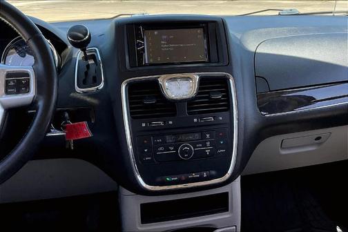 2013 Chrysler Town & Country Touring