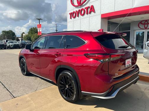 2023 Toyota Highlander XSE