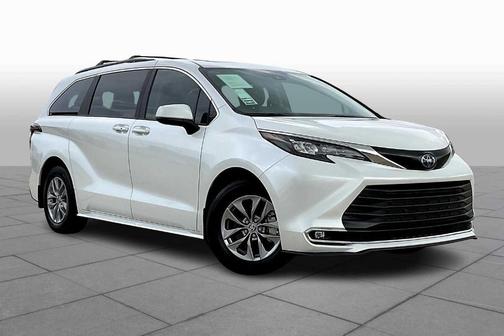 2024 Toyota Sienna XLE