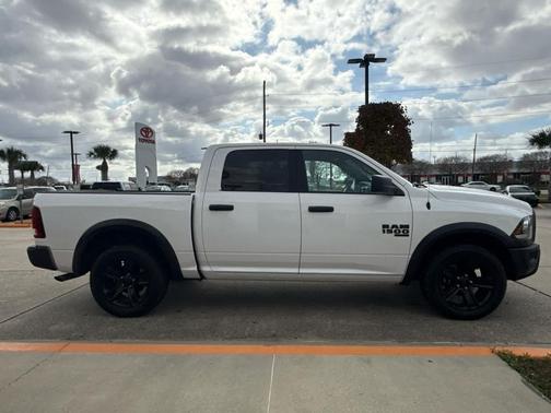 2024 RAM 1500 Classic Warlock Crew Cab 4x2 5'7' Box