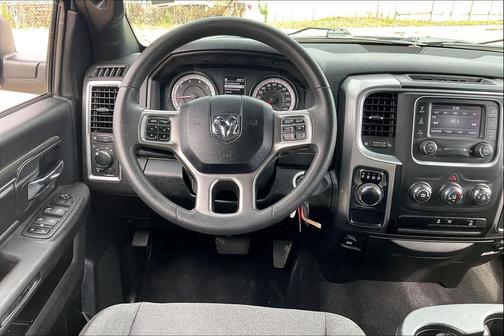 2024 RAM 1500 Classic Warlock Crew Cab 4x2 5'7' Box