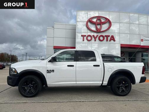 2024 RAM 1500 Classic Warlock Crew Cab 4x2 5'7' Box