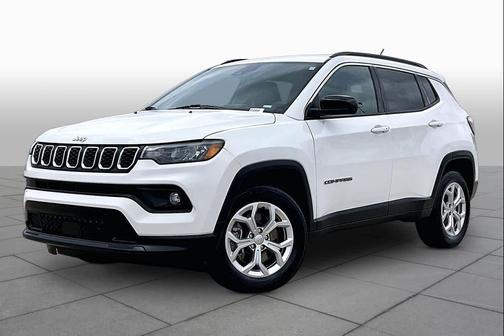 Bright White Clearcoat 2024 Jeep Compass Latitude