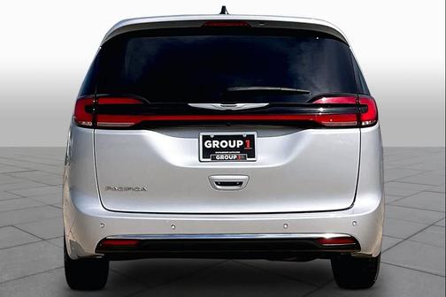 Silver Mist Clearcoat 2024 Chrysler Pacifica Touring L