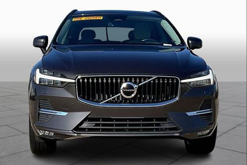 2022 Volvo XC60 B5 Momentum