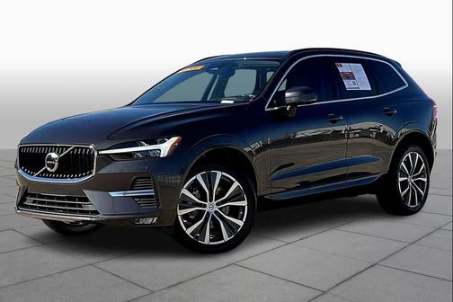 2022 Volvo XC60 B5 Momentum