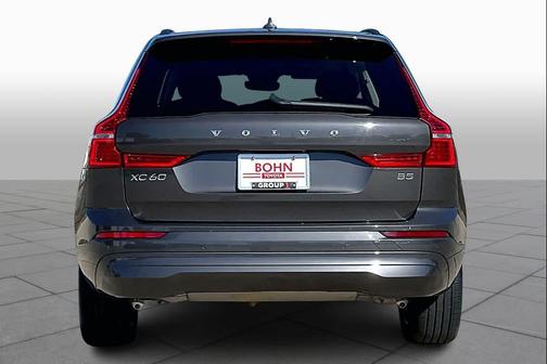 2022 Volvo XC60 B5 Momentum