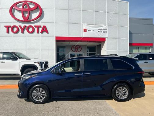 2022 Toyota Sienna XLE