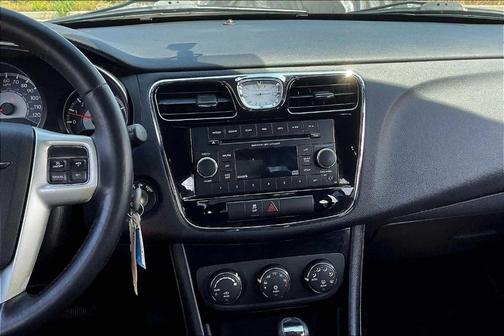 2014 Chrysler 200 Touring
