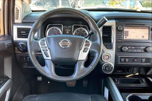 2017 Nissan Titan SL